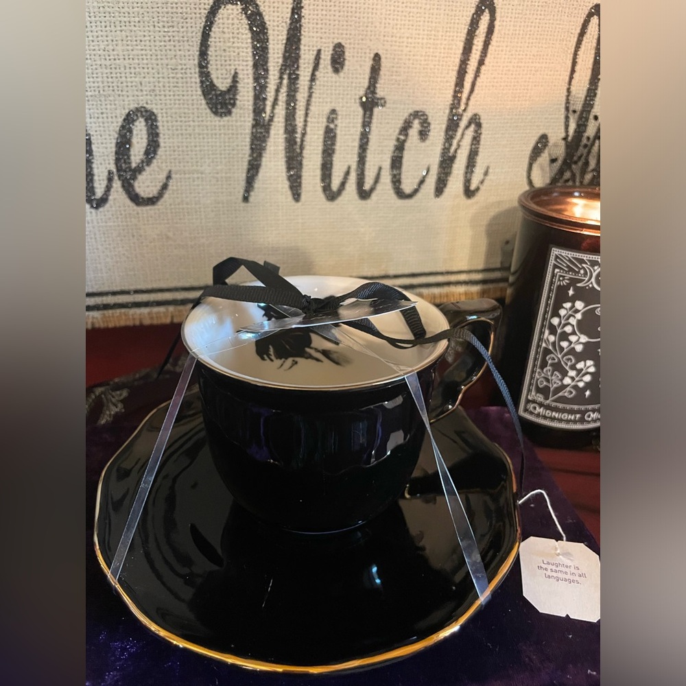 POTTER’S STUDIO NWT Spooky Night Witch Flying on Broom Halloween Tea/Coffee Set